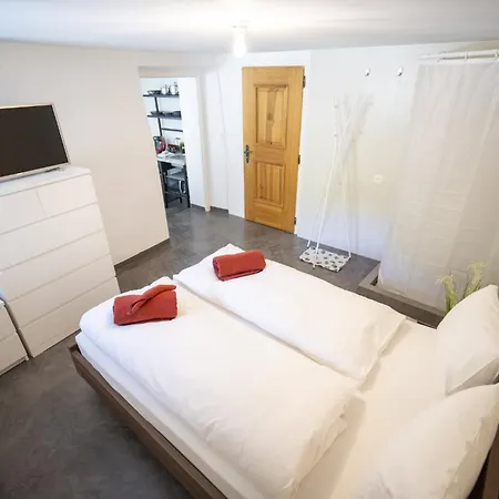 Nuna Eg Apartment *